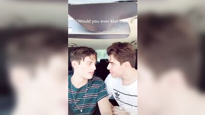 Gay Web-Cam Fun: Cute Amateurs on TikToc Tube!