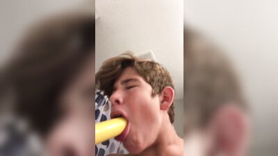 Gay Porn - Sucking Dicks with Amateur Blond Boys!,