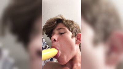 Gay Porn - Sucking Dicks with Amateur Blond Boys!,