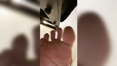 Gavins Underhanded Web-Cam Handjob Adventure