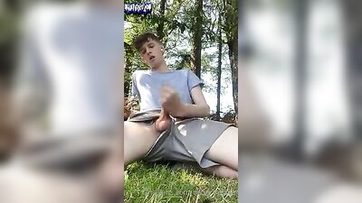 Outdoor Twink Exposure: Hot Gay Porn Tube Action!