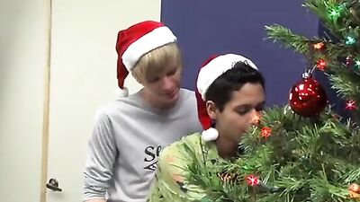 Christmas Movie Cumshots - Bareback Oral Delight!