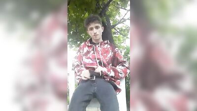 Outdoor Jerking Twink - Young & Curious