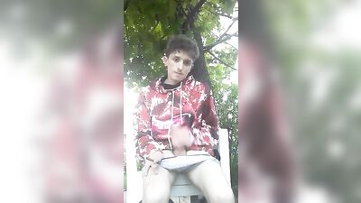 Outdoor Jerking Twink - Young & Curious