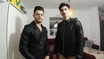 Jareds Amateur Muscle Fun with Big Cocks!