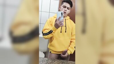 Stroke Frenzy: Big Yellow Boners in the City!