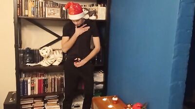 Young santa jerks off in sports shoes and cums boys porn