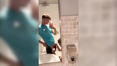 Friendly Encounter in the Bathroom: OnlyFanboy and Friend Take it to the Next Level!