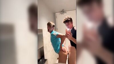 Friendly Encounter in the Bathroom: OnlyFanboy and Friend Take it to the Next Level!