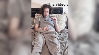Joggers Boys Porn Cam: Fit Solo Wanking in Bed!