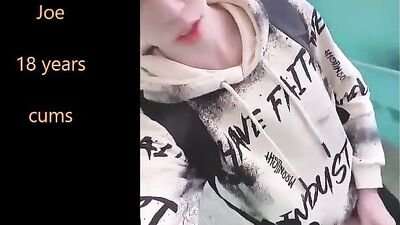 Exhibitionist Self-Suck Cum: A Gay Porn Adventure