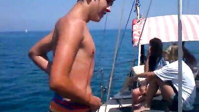 Gang Bang Among Friends: Naked Dudes Amateur Fun Adventure!