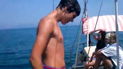 Gang Bang Among Friends: Naked Dudes Amateur Fun Adventure!