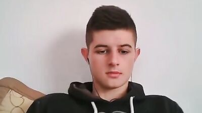 Raw Solo Web-Cam Show: Uncut Dick Revealed!