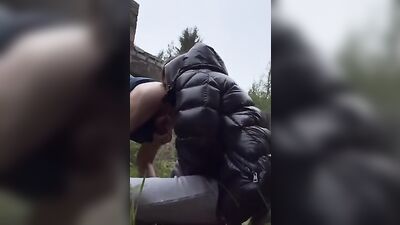 Outdoor Amateur Twink Cumshots! Sucking & Licking in Puffer Jackets!