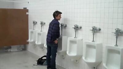 Exposing Twinks Daring Ass at Public School! - Caught Tube Porn