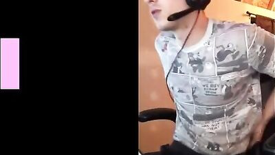 Gamer Jerks: Straight Amateur Web-Cam Nerd Twinks in Gay Porn Action!