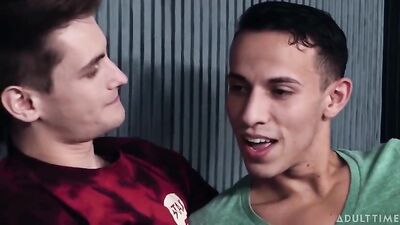 Trevor Harris Bareback Big Cocks Adventure: Kiss Me Fuck Me Guy Porn Tube