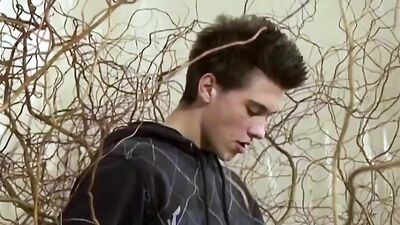 Young Studs Muscular Body Leads To Five-Minute Jerk Off And Cum!