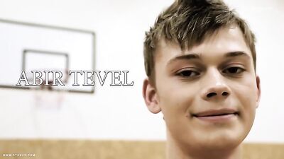 Raw Fucking Showdown: Three Boys in the Shower Room!