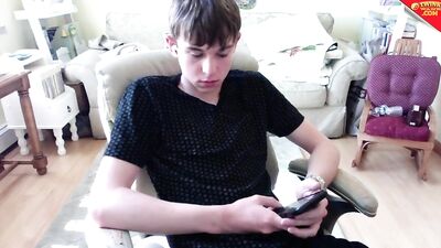 Young Web-Cam Solo Oral Explosion - Amateur Ass Play