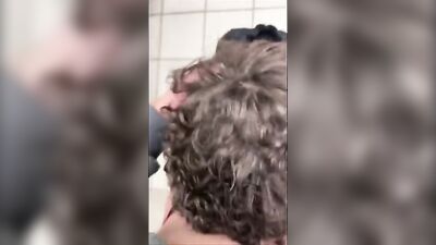 Twinks in the Mall: Amateur Oral Encounters!