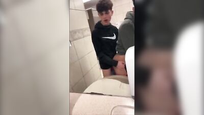 Twinks in the Mall: Amateur Oral Encounters!