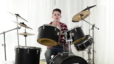 Musical Bare Threesome gay porn videos - Action Bareback Group Sex Twinks Play It Bareback Threesome gay porn videos - A thrilling threesome with twinks bareback and playing it raw.