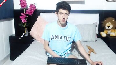 Hot Hoy Sex Tube 006 - Latino Amateur Web-Cam Oral Action Bareback Show!