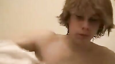 Showering Cutie: Amateur Web-Cam Fun!