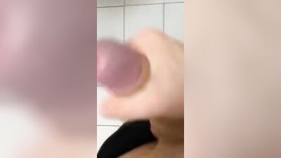 Fitness Boy Goes Solo: Amateur Cum Shots and Handjobs