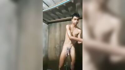Cold Shower Thai Twink: Uncut Amateur Web-Cam Solo