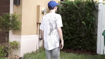 Daddys Sink Shenanigans: Hot Bareback Action with Oral!