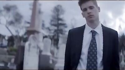 Troye Sivans Blue Neighbourhood: The Musical Porn Experience!