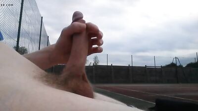 Outdoor wanking