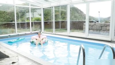 Twink Heaven - A Poolside Oral Delight