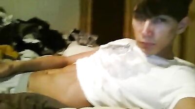 Dylan in Bed: Hardcore Gay Solo Action