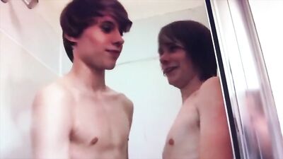 Best Bros in the Shower: Hot Cumshots and Handjobs!