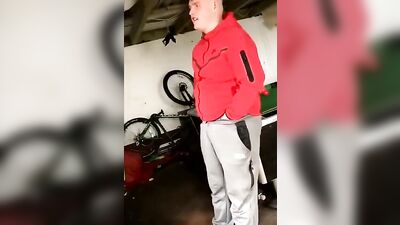 Sweatpants Stallion: One-Handed Jackoff in the Lonely Gym