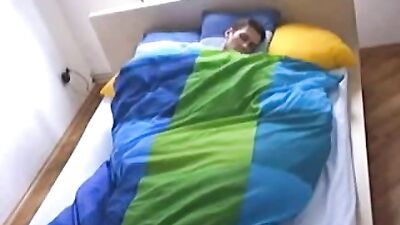 He starts the day well: Cum Shots Handjob Solo Gay Twink Porn