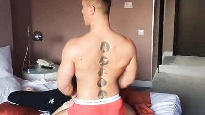 Muscle domination fantasy - Fetish for Muscle Mens muscular bodies!