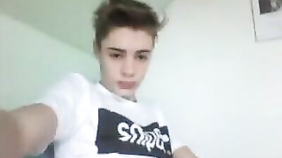 Young Twink With DSLs Exposes His Love Hole and Cums