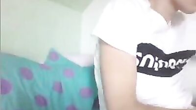 Young Twink With DSLs Exposes His Love Hole and Cums