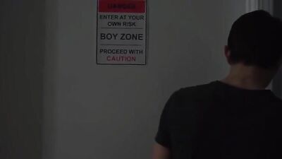 College Boy Goes Down for Little Help! Gay Porn Videos