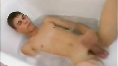 Soapy Twink Teens Gay Porn - Oral Cum Shots Bath Time Fun
