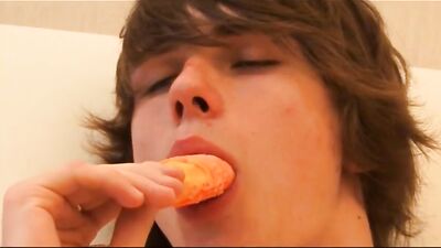 Orange Ice Lolly Sucking: Gay Porn Tube Twinks Cumshot!