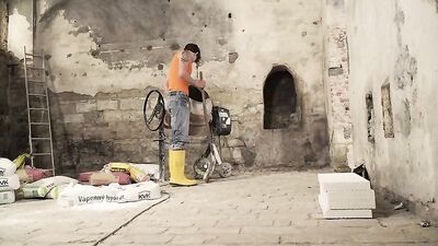 Gay Bareback Builders: Hardcore On-the-Job Cock Sucking and Fucking!