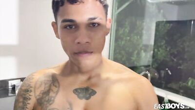 Colombia - Part Three: Lucian Reeds Muscle Body Massage