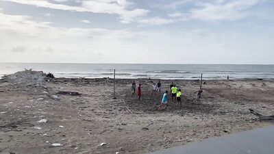 Colombia - Part Three: Lucian Reeds Muscle Body Massage