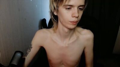 Longhaired Twink Solo Porn: The Ultimate Cumshot Experience